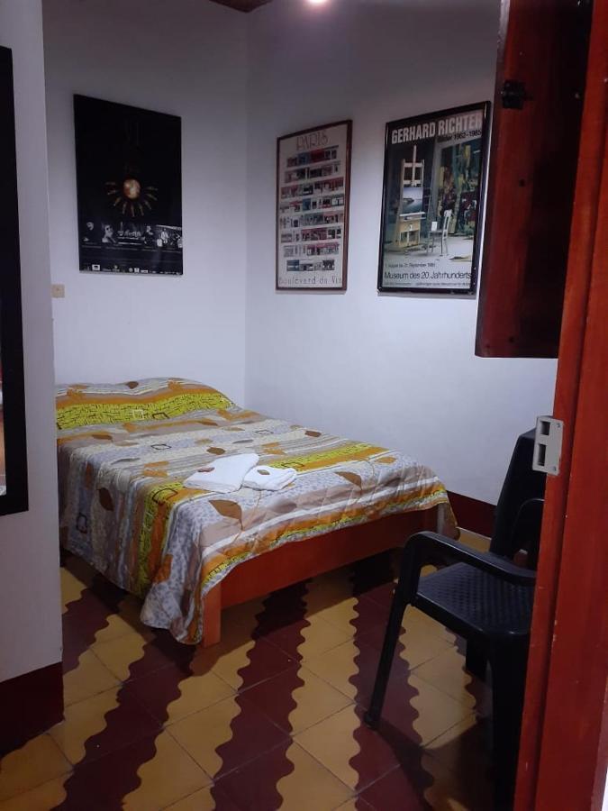 Hostal La Comedia Jardín Exterior foto